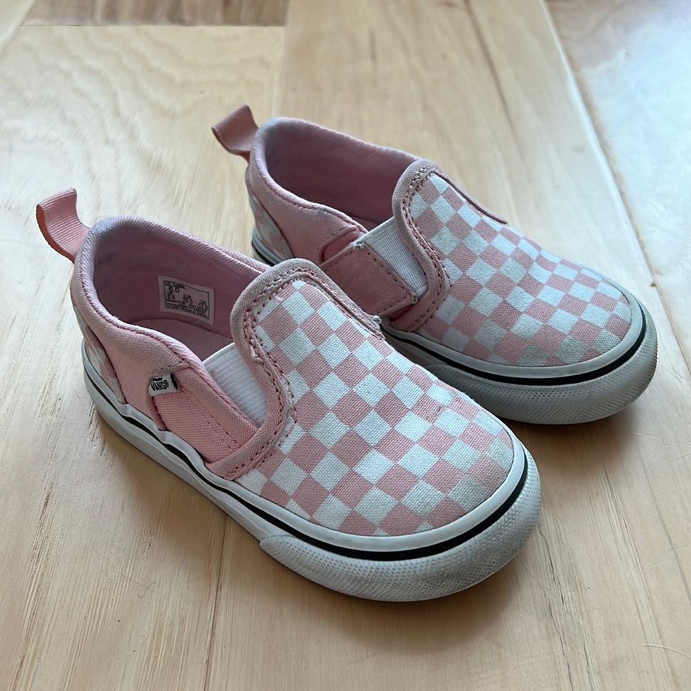 Toddler girl size 6 Vans